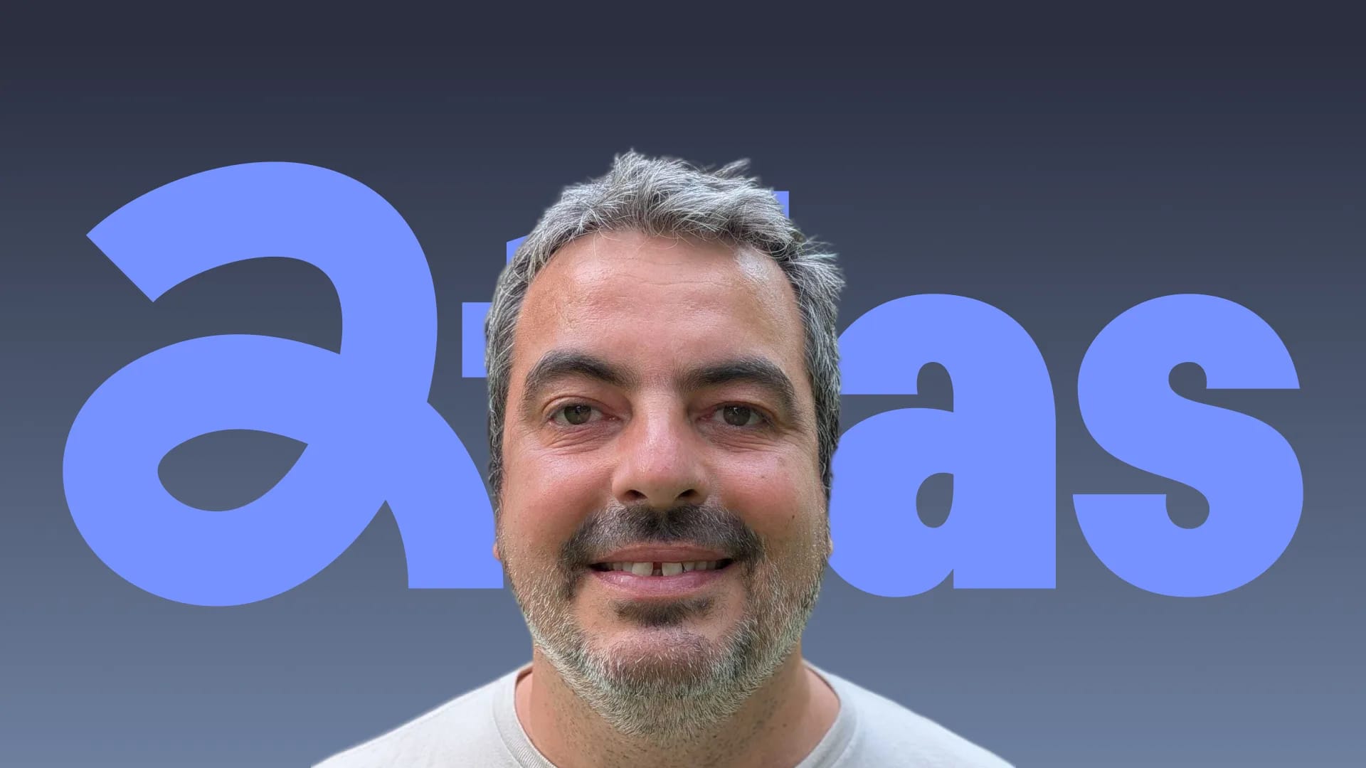 profesor Julio de biologia de Atlas Ucademy