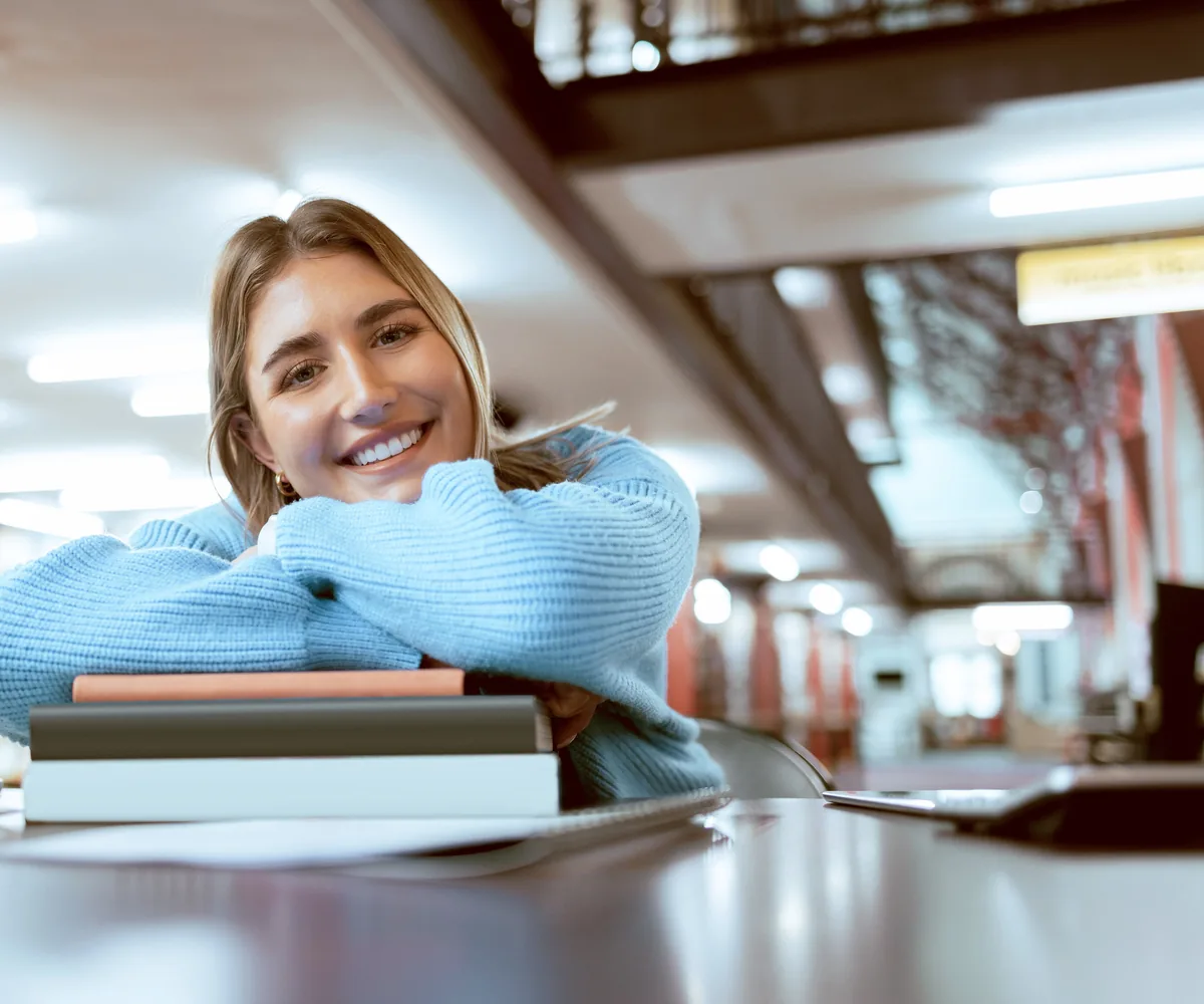 Estudiante preparando acceso a la universidad